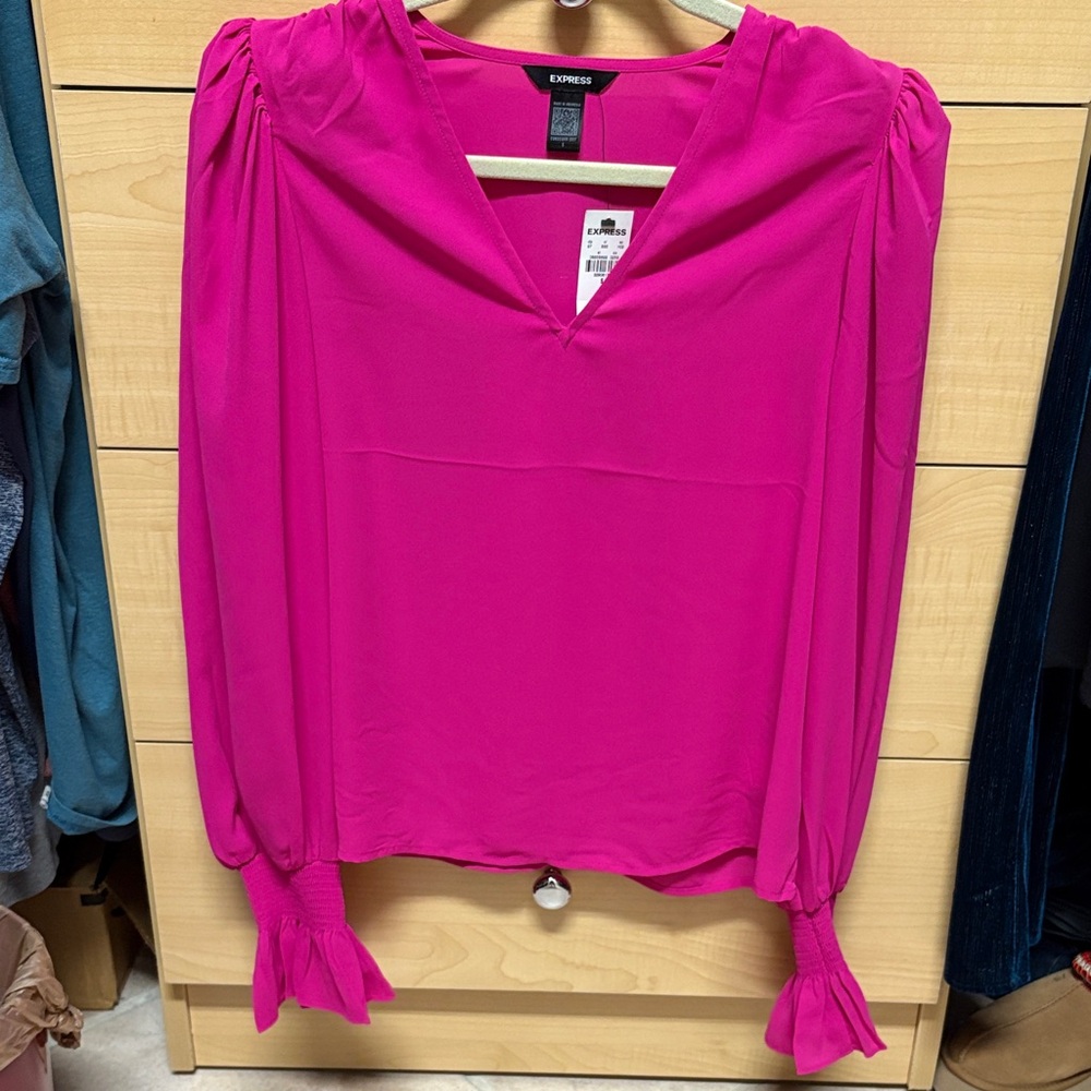 Express Women's NWT Fuchsia Long Sleeve Blouse
